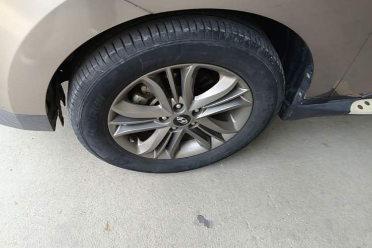 Used Hyundai ix35 2015 2.0L Automatic 2WD Smart Version China V Standard Left Front Wheel Hub