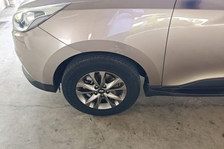 Used Hyundai ix35 2015 2.0L Automatic 2WD Comfort Edition China IV Standard Left Front Wheel Hub