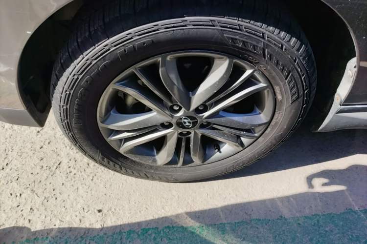 Used Hyundai ix35 2015 2.0L Automatic 2WD Comfort Edition China IV Standard Left Front Wheel Hub