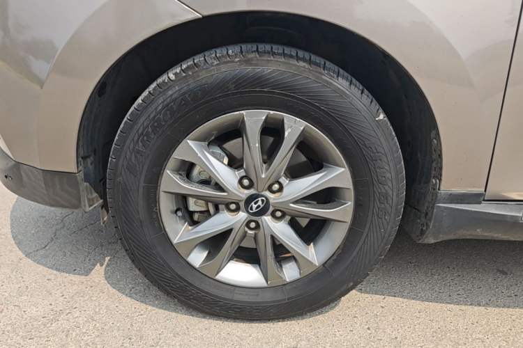 Used Hyundai ix35 2015 2.0L Automatic 2WD Comfort Edition China IV Standard Left Front Wheel Hub