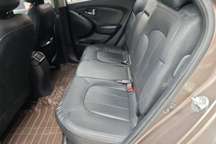 Used Hyundai ix35 2015 2.0L Automatic 4x4 Smart Version China IV Standard Left Rear Seat
