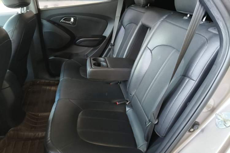 Used Hyundai ix35 2015 2.0L Automatic 2WD Smart Version China V Standard Left Rear Seat