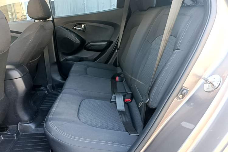 Used Hyundai ix35 2015 2.0L Automatic 2WD Comfort Edition China IV Standard Left Rear Seat