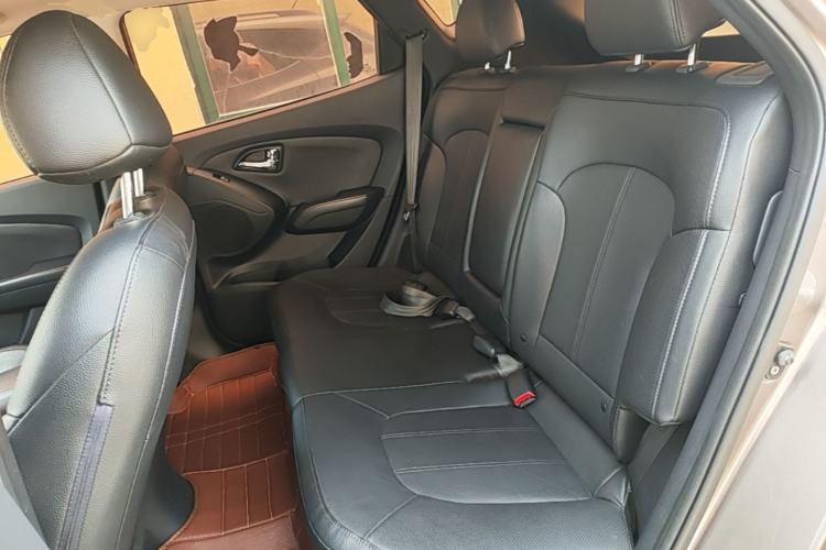 Used Hyundai ix35 2015 2.0L Automatic 2WD Smart Version China V Standard Left Rear Seat