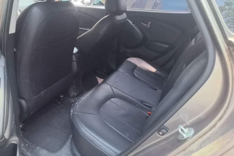 Used Hyundai ix35 2015 2.0L Automatic 2WD Smart Version China V Standard Left Rear Seat