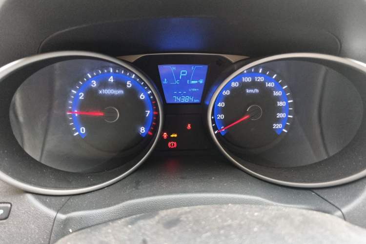 Used Hyundai ix35 2015 2.0L Automatic 2WD Comfort Edition China IV Standard Odometer Close Up