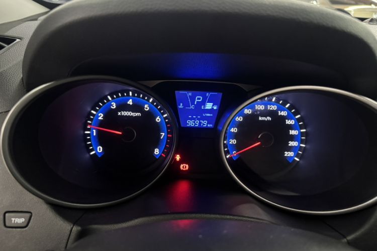 Used Hyundai ix35 2015 2.0L Automatic 2WD Smart Version China V Standard Odometer Close Up