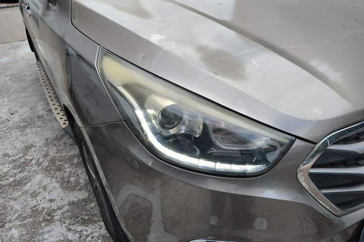 Used Hyundai ix35 2015 2.0L Automatic 2WD Smart Type China IV Right Front Headlight