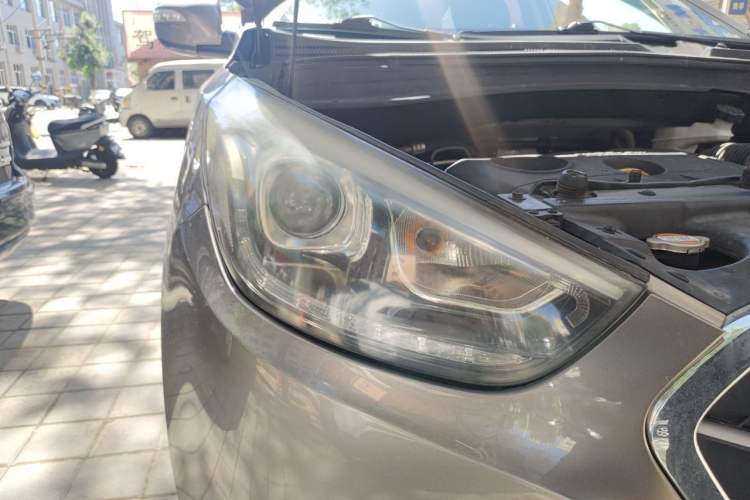 Used Hyundai ix35 2015 2.0L Automatic 2WD Comfort Edition China IV Standard Right Front Headlight
