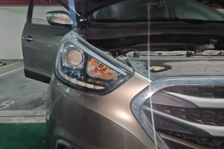Used Hyundai ix35 2015 2.0L Automatic 2WD Smart Version China V Standard Right Front Headlight