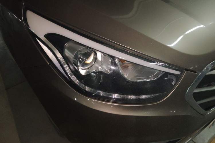 Used Hyundai ix35 2015 2.0L Automatic 2WD Smart Type China IV Right Front Headlight