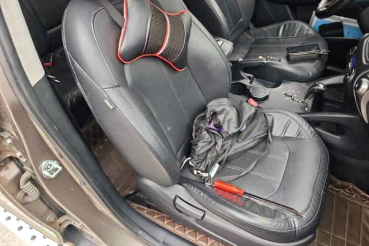 Used Hyundai ix35 2015 2.0L Automatic 4x4 Smart Version China IV Standard Right Front Seat