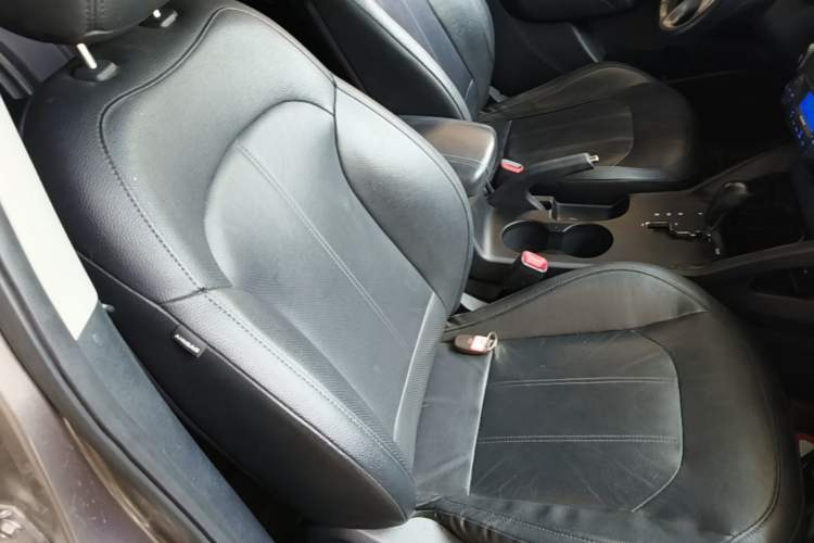 Used Hyundai ix35 2015 2.0L Automatic 2WD Smart Version China V Standard Right Front Seat