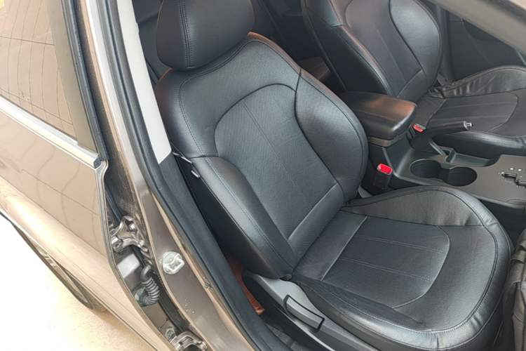 Used Hyundai ix35 2015 2.0L Automatic 2WD Smart Version China V Standard Right Front Seat