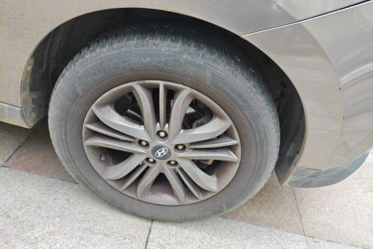 Used Hyundai ix35 2015 2.0L Automatic 2WD Smart Type China IV Right Front Wheel Hub