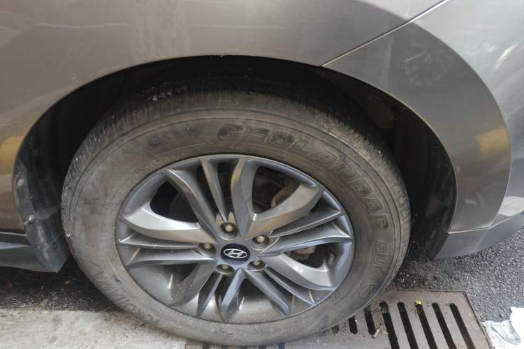 Used Hyundai ix35 2015 2.0L Automatic 2WD Smart Type China IV Right Front Wheel Hub