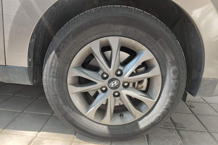Used Hyundai ix35 2015 2.0L Automatic 2WD Comfort Edition China IV Standard Right Front Wheel Hub