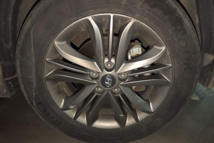Used Hyundai ix35 2015 2.0L Automatic 2WD Smart Type China IV Right Front Wheel Hub