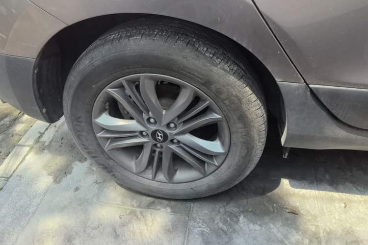 Used Hyundai ix35 2015 2.0L Automatic 2WD Smart Version China V Standard Right Rear Wheel Hub
