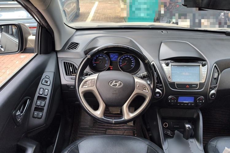Used Hyundai ix35 2015 2.0L Automatic 2WD Smart Type China IV Steering Wheel
