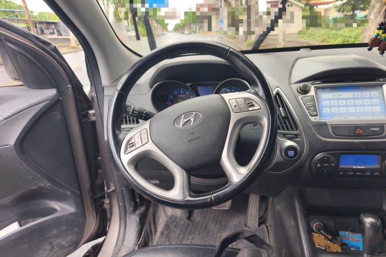 Used Hyundai ix35 2015 2.0L Automatic 2WD Smart Type China IV Steering Wheel