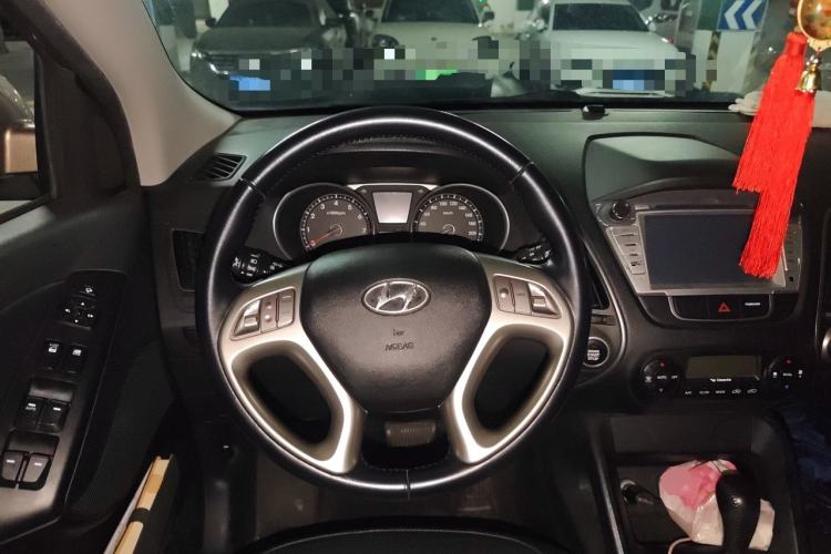 Used Hyundai ix35 2015 2.0L Automatic 2WD Smart Type China IV Steering Wheel