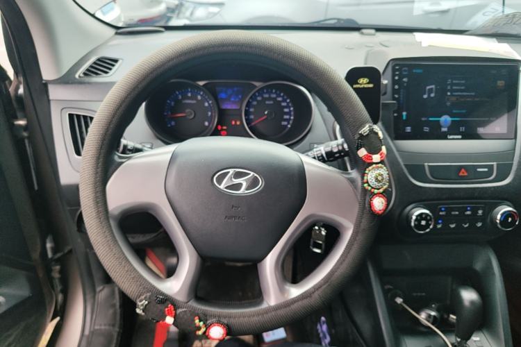 Used Hyundai ix35 2015 2.0L Automatic 2WD Comfort Edition China V Standard Steering Wheel