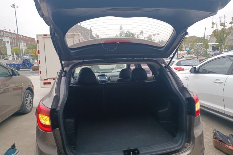 Used Hyundai ix35 2015 2.0L Automatic 2WD Smart Type China IV Trunk
