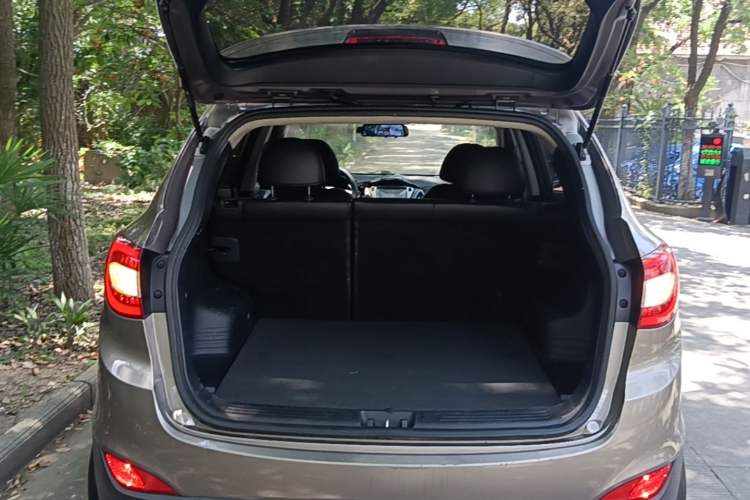 Used Hyundai ix35 2015 2.0L Automatic 2WD Smart Type China IV Trunk
