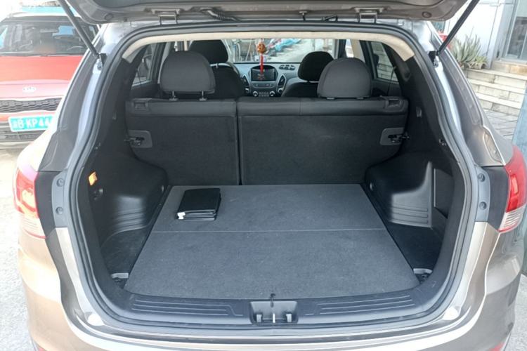 Used Hyundai ix35 2015 2.0L Automatic 2WD Comfort Edition China IV Standard Trunk