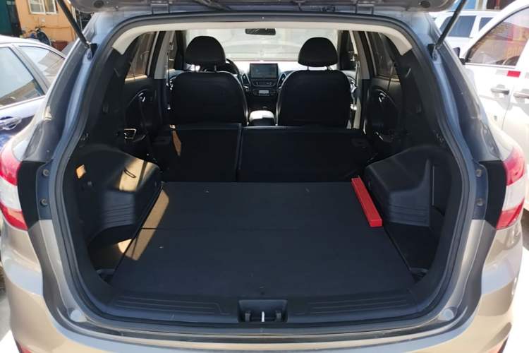 Used Hyundai ix35 2015 2.0L Automatic 2WD Comfort Edition China IV Standard Trunk