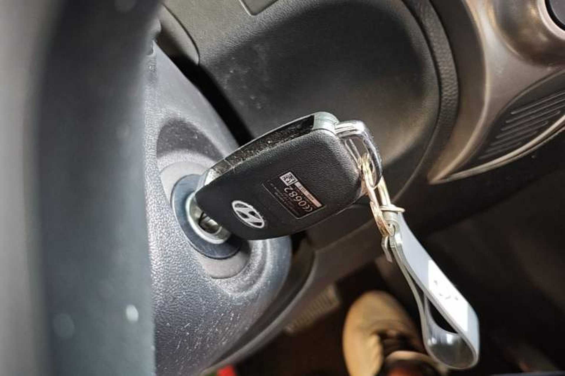 Used Hyundai ix35 2015 2.0L Automatic 2WD Comfort Edition China IV Standard Vehicle Key