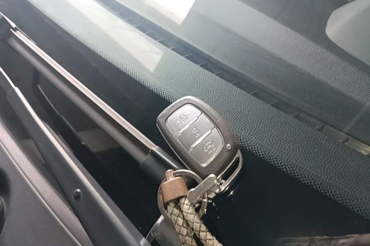 Used Hyundai ix35 2015 2.0L Automatic 2WD Smart Type China IV Vehicle Key