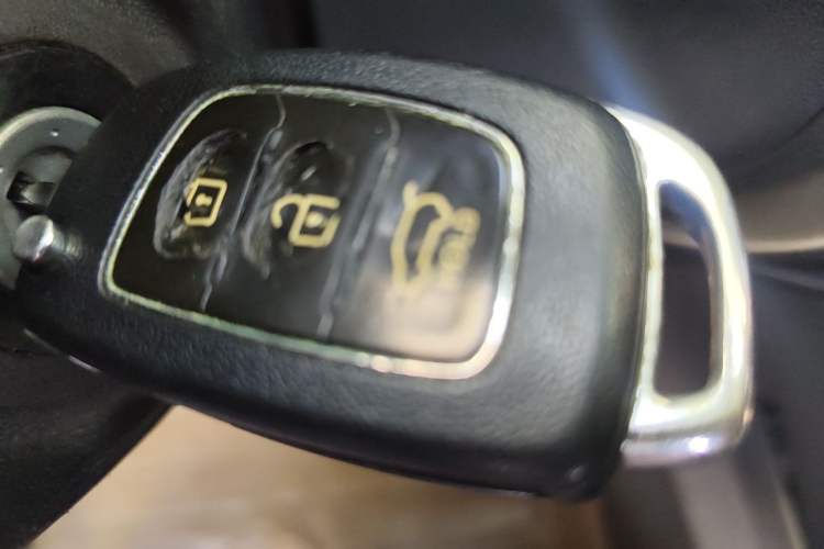 Used Hyundai ix35 2015 2.0L Automatic 2WD Comfort Edition China IV Standard Vehicle Key