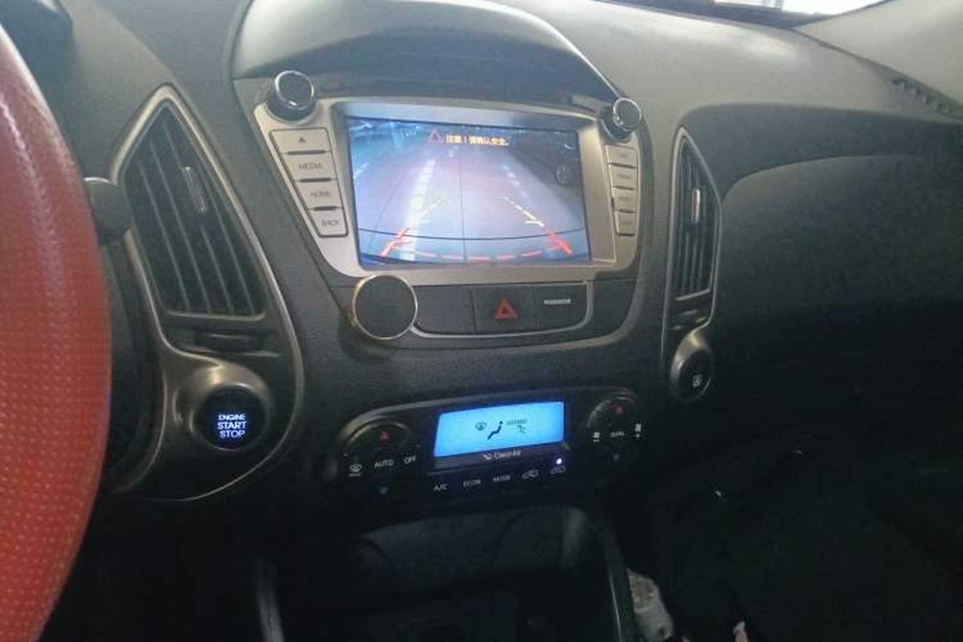 Used Hyundai ix35 2015 2.0L Automatic 2WD Smart Type China IV Audio And AC Panel