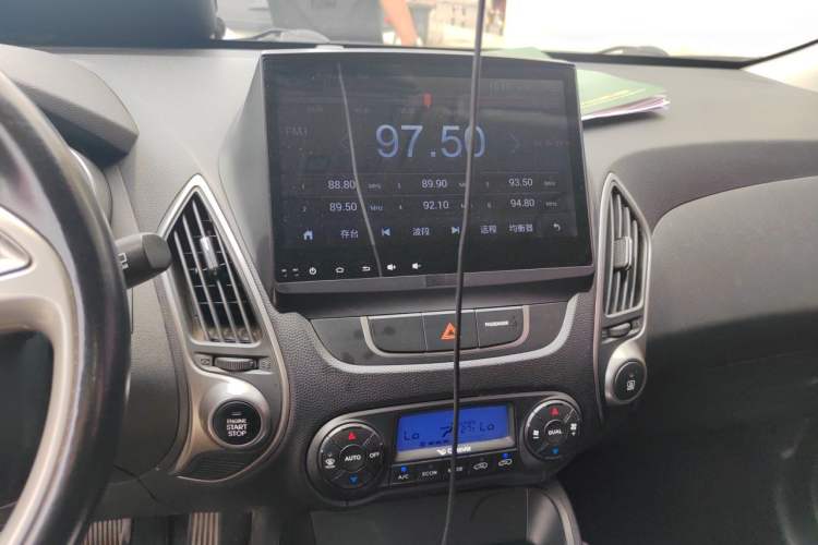 Used Hyundai ix35 2015 2.0L Automatic 2WD Smart Type China IV Audio And AC Panel