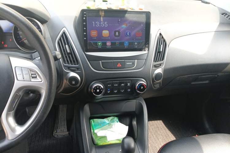 Used Hyundai ix35 2015 2.0L Automatic 2WD Comfort Edition China V Standard Audio And AC Panel