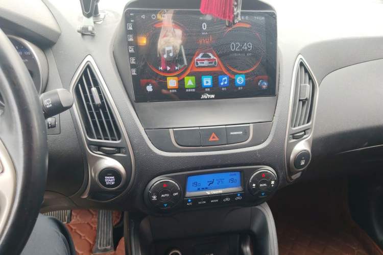 Used Hyundai ix35 2015 2.0L Automatic 2WD Smart Version China V Standard Audio And AC Panel