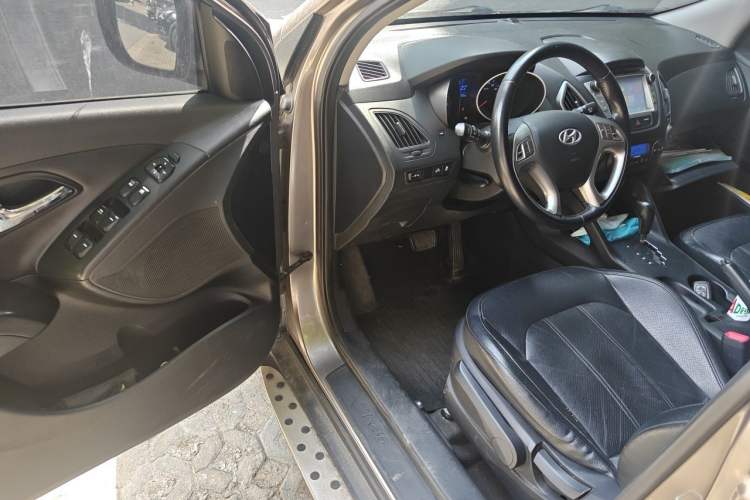 Used Hyundai ix35 2015 2.0L Automatic 2WD Smart Version China V Standard Driver Seat