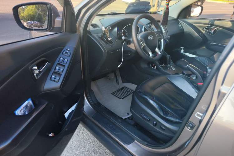 Used Hyundai ix35 2015 2.0L Automatic 2WD Smart Type China IV Driver Seat