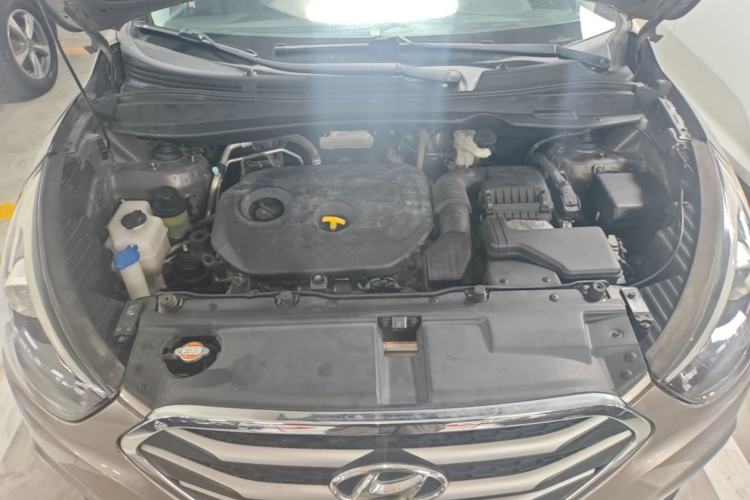 Used Hyundai ix35 2015 2.0L Automatic 2WD Smart Type China IV Engine Bay