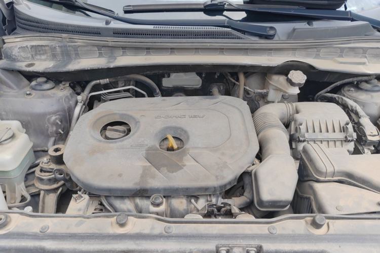 Used Hyundai ix35 2015 2.0L Automatic 2WD Smart Type China IV Engine Bay