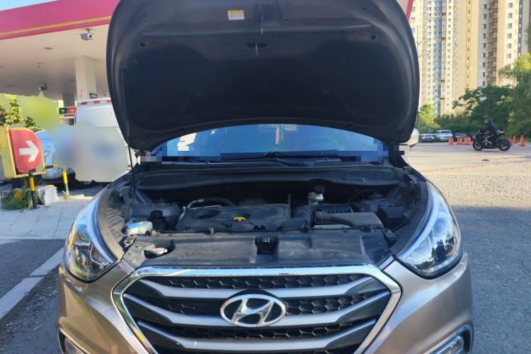 Used Hyundai ix35 2015 2.0L Automatic 2WD Smart Type China IV Engine Bay