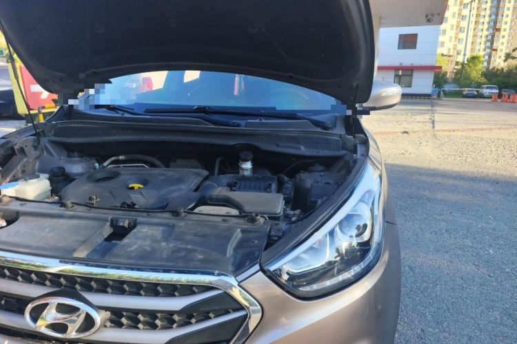 Used Hyundai ix35 2015 2.0L Automatic 2WD Smart Type China IV Engine Bay Left