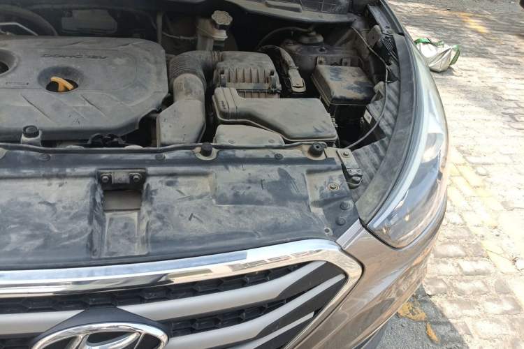 Used Hyundai ix35 2015 2.0L Automatic 2WD Comfort Edition China V Standard Engine Bay Left