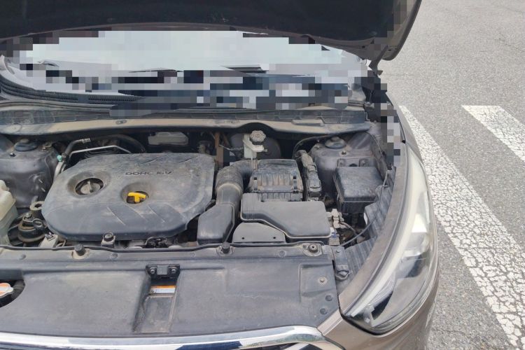 Used Hyundai ix35 2015 2.0L Automatic 2WD Smart Version China V Standard Engine Bay Left