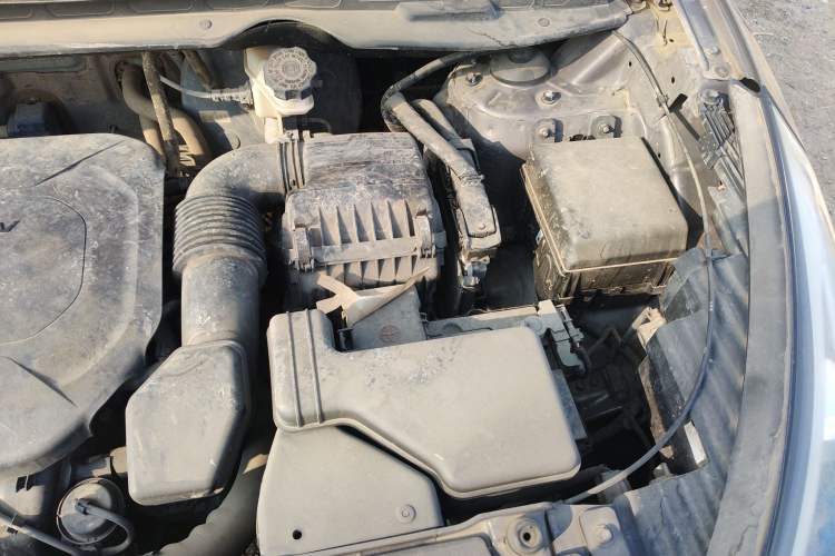 Used Hyundai ix35 2015 2.0L Automatic 2WD Smart Version China V Standard Engine Bay Left
