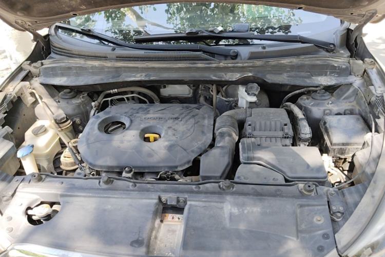 Used Hyundai ix35 2015 2.0L Automatic 2WD Smart Type China IV Engine Bay