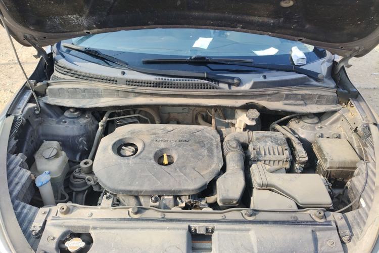 Used Hyundai ix35 2015 2.0L Automatic 2WD Smart Version China V Standard Engine Bay