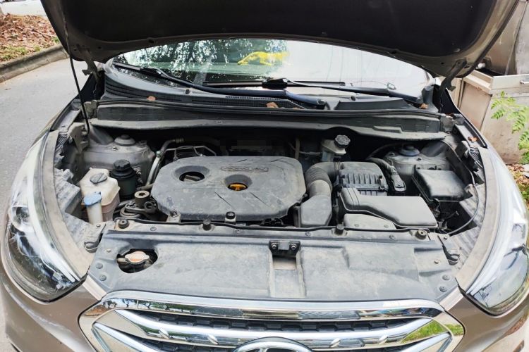Used Hyundai ix35 2015 2.0L Automatic 2WD Smart Type China IV Engine Bay
